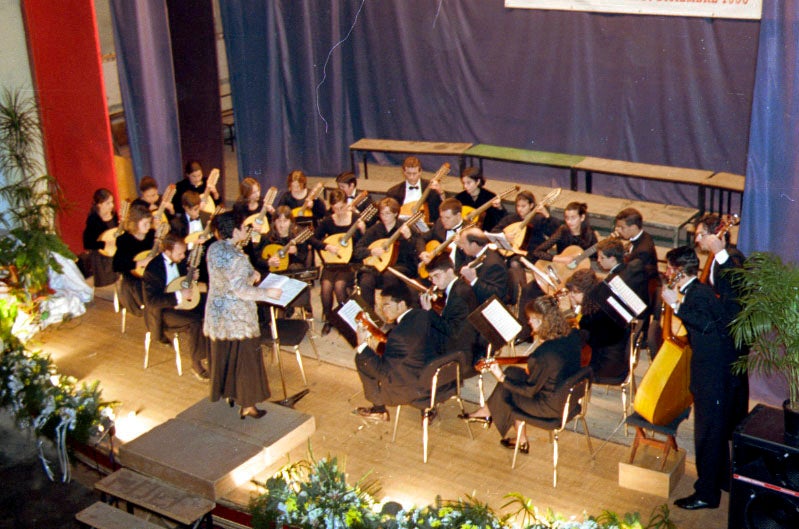 Tres décadas de música de plectro con la Orquesta Velasco Villegas