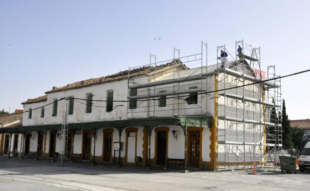 Baza pide un taller de empleo para terminar la rehabilitación de la estación