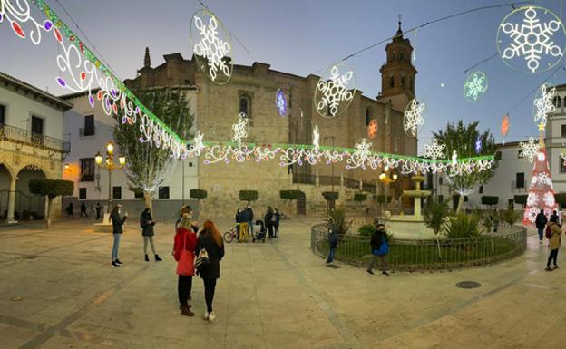 Baza encenderá la iluminación navideña el próximo viernes