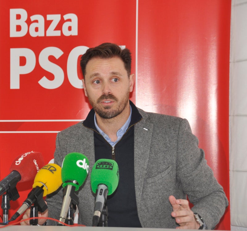 El PSOE denuncia la «desaparición» de Andalucía Orienta en Baza, Huéscar, Montefrío, Órgiva y Granada-Cartuja