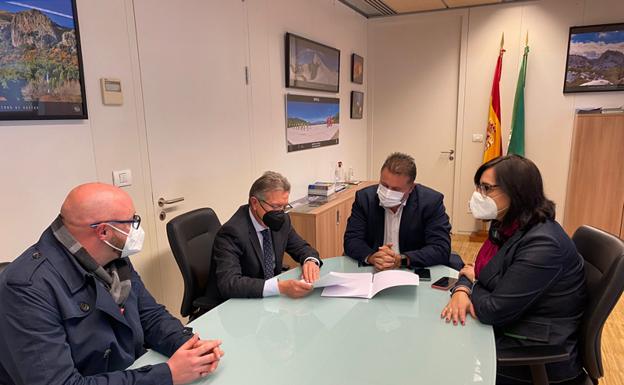 Convenio Ayuntamiento de Baza y Junta para la gestión de montes públicos municipales