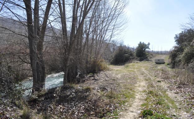 Alcaldes y cargos socialistas de la comarca de Baza piden la finalización de la conducción de agua desde Castril