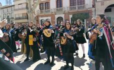 Las tunas llenan de música y alegría las calles de Baza y el Teatro Dengra