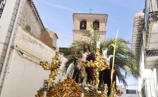 La procesión de la Borriquilla abrió con emoción y brillantez la Semana Santa de Baza