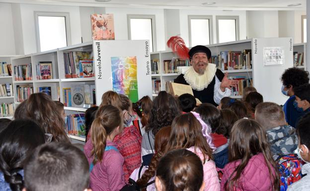 Escolares de Baza realizan paseos literarios con motivo del Día del Libro
