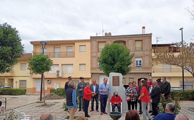Zújar realiza un emotivo homenaje a cinco vecinos muertos en los campos de exterminio nazi