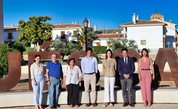 Los Duques de Huéscar visitan la ciudad oscense y Puebla de Don Fadrique