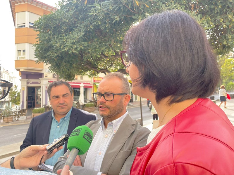 El PP destaca en Baza la bajada de impuestos de la Junta de Andalucía