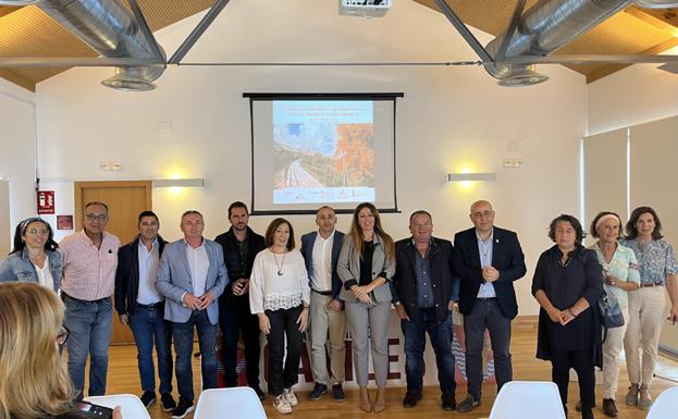 Planean crear una vía verde de por el antiguo trazado del ferrocarril Guadix-Baza-Almendricos