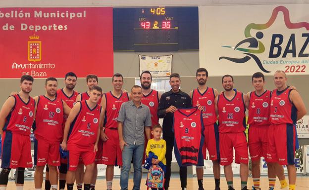 El Multiópticas Baza suma una nueva victoria ante el Estudiantes de Huercal de Almería 78-68