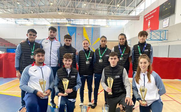 El Club Taekwondo Mairena doble campeón de Andalucia en Baza