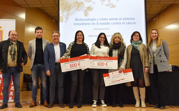 Cristina Lara, Ana María García y Andrea Fernández, mejores expedientes académicos 2021/2022