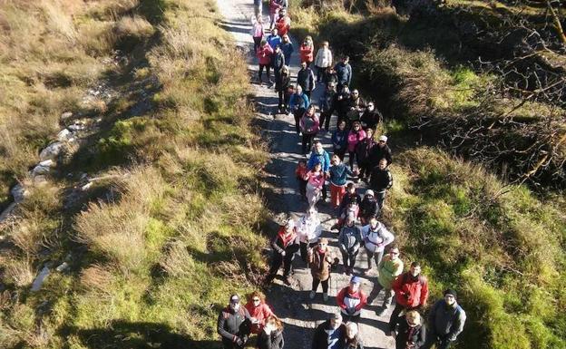 Churriana de la Vega promueve el deporte en familia con varias rutas senderistas