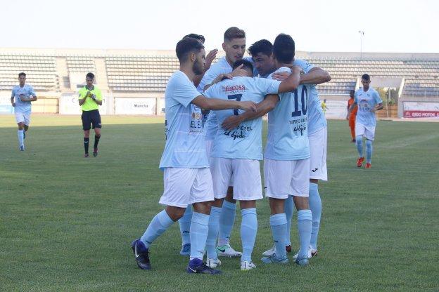 El CD El Ejido hace en Linares el último ensayo fuera de su 'rodaje'
