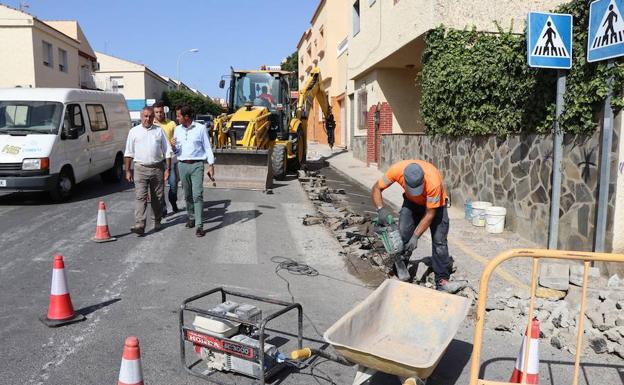 La intersección entre las calles La Línea y García Lorca mejorará su seguridad