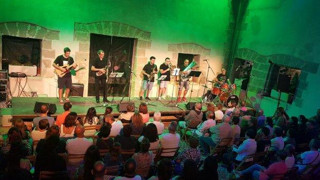 El ciclo de conciertos del Castillo de Guardias Viejas echa el telón con tres mil espectadores