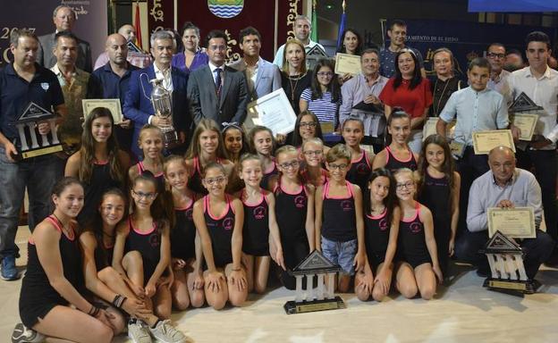 El Ejido rinde homenaje a la Corporación que le impulsó hace 35 años