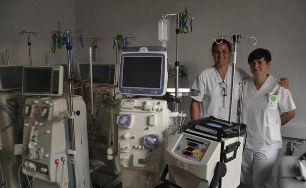 El Hospital ofrece a sus pacientes desde hace tres años la hemodiálisis en casa