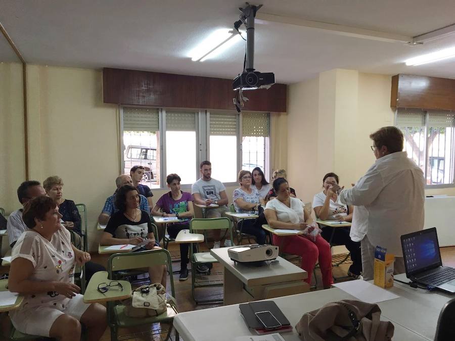 La IV Semana Cultural del Centro Asociativo concluye hoy con radio, ciencia y colectivos