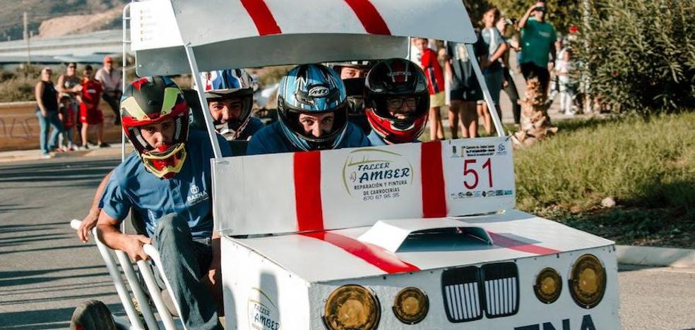 La Asociación Aldeílla Joven logra un éxito rotundo de participación en su I Carrera de Autos Locos