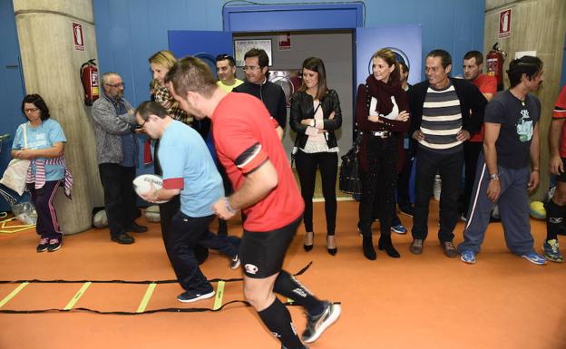 Un millar de personas participa en la Fiesta del Deporte de la Asociación Asprodesa en El Ejido