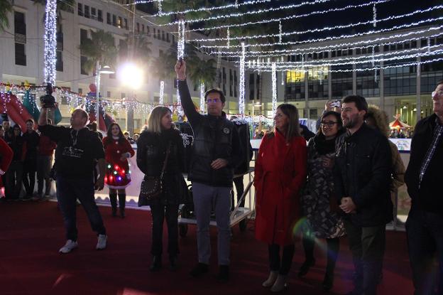 El encendido de luces y un espectáculo musical marcan el inicio de la Navidad ejidense