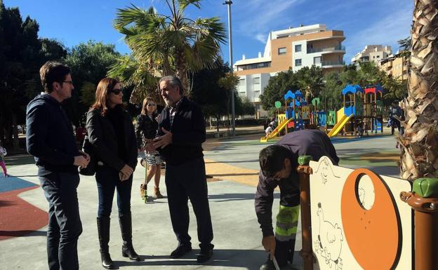 El Ayuntamiento dota de juego inclusivos las áreas infantiles