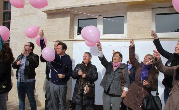 Los centros educativos y la Red Municipal de Bibliotecas, contra el cáncer