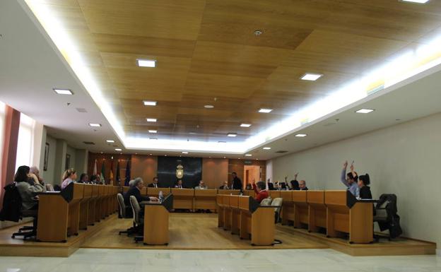 El PP aprueba en solitario la subida del agua