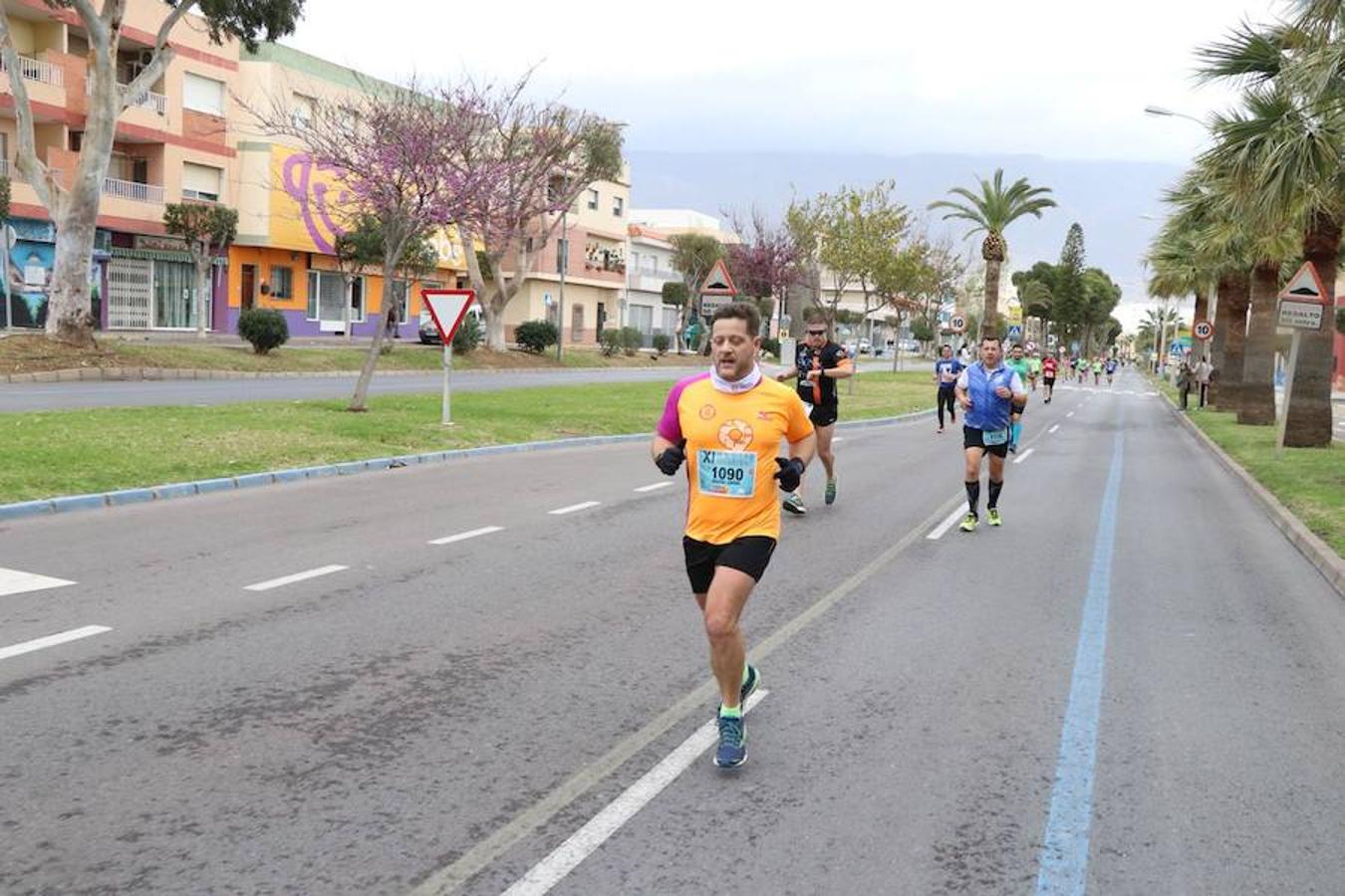 Cerca de 1.000 atletas se calzan las zapatillas en la XI Media Maratón Ciudad de las Hortalizas