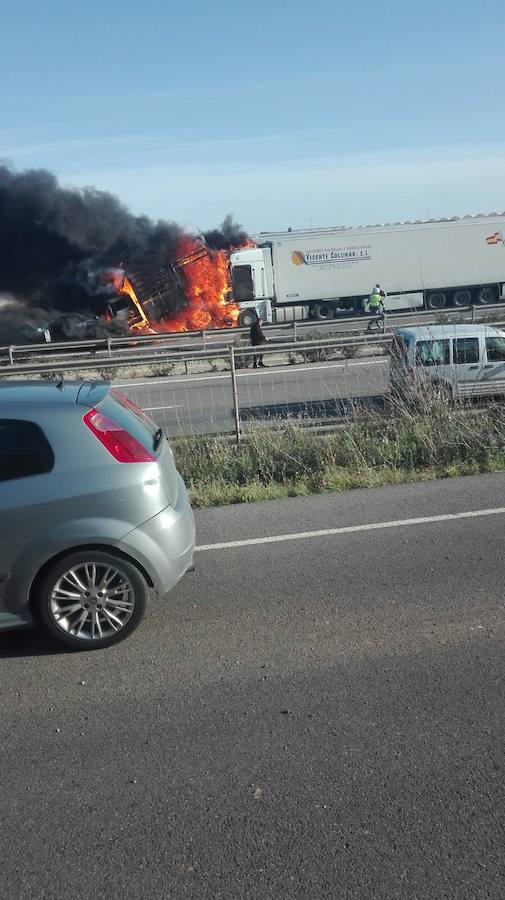 Un fallecido y varios heridos en una colisión múltiple en la autovía A7 a la altura de Las Norias
