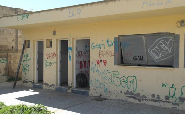 Ciudadanos El Ejido denuncia el abandono del campo de fútbol de Balerma