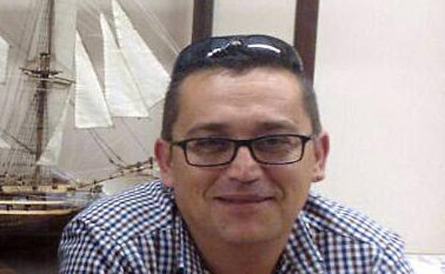 El PSOE pide que una plaza de Las Norias lleve el nombre del director del colegio Mirasierra