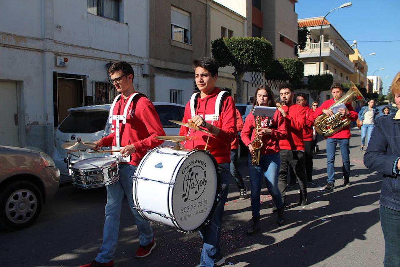 Los niños de Santa María del Águila sacan en procesión a la Virgen de los Dolores y el Cristo Jesús de Medinaceli