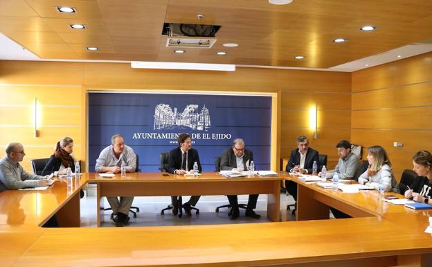 El Ayuntamiento reduce en más de 5.5 millones de euros su deuda financiera