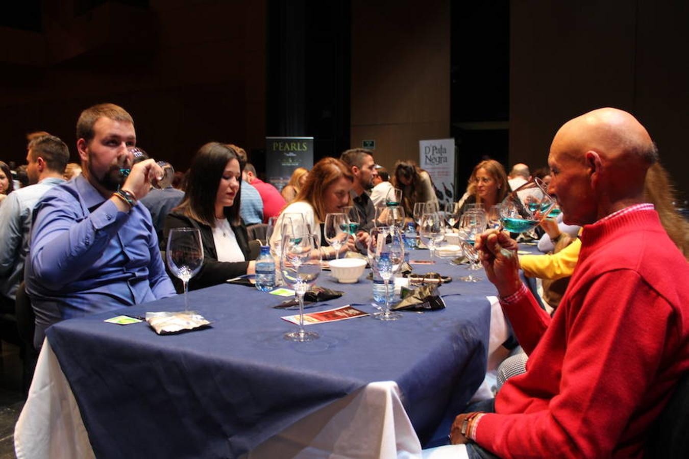 Las tablas del teatro auditorio acogen la Cata de Vinos de San Marcos