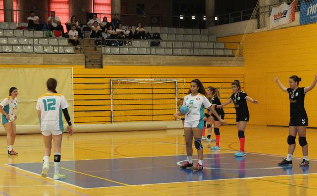 Mañana intensa de partidos en la segunda jornada del campeonato Cadeba de balonmano cadete