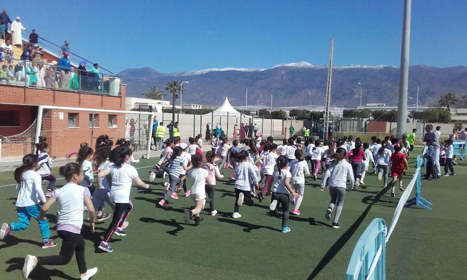 Los estudiantes de Las Norias despiden la Semana Cultural a la carrera