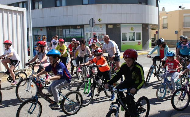Música, deporte, juegos y mucha diversión en las Fiestas de la Santa Cruz de Ejido Norte
