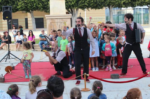 VdeBanana presenta un espectáculo fresco y divertido en el Parque Municipal