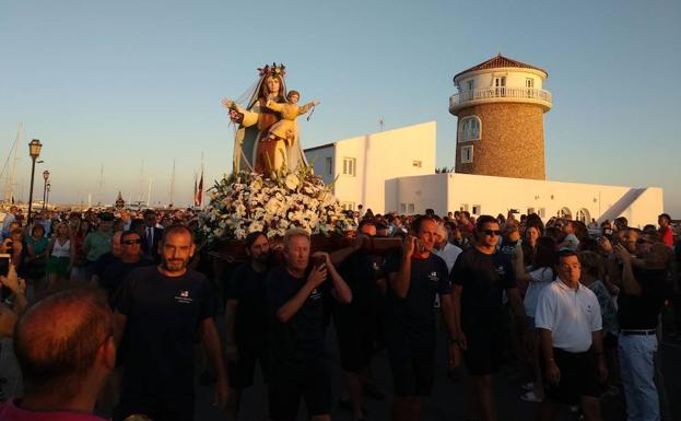 Almerimar y Balerma viven con devoción la procesión de la Virgen del Carmen