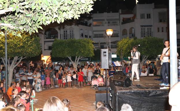 Todo listo para vivir en unas horas toda la diversión de la VII Noche en Vela de Almerimar