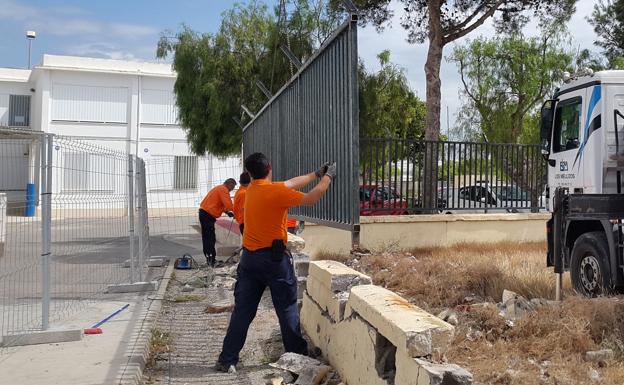 El Consistorio aprovecha el verano para mantenimiento en los centros escolares