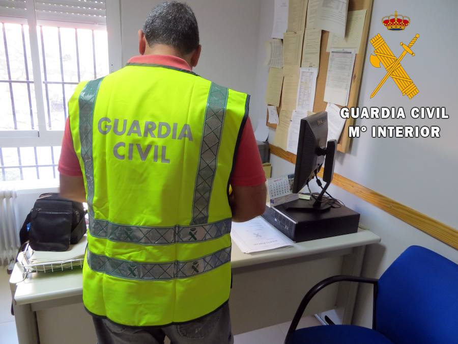 Detenido el representante de una agencia de viajes de Almerimar por estafar a más de 300 personas