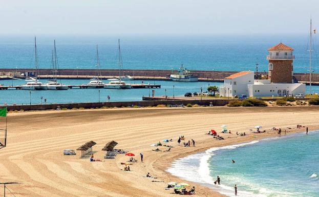 El Ayuntamiento cierra con balance positivo el Plan de Playas en un año con más recursos y medios
