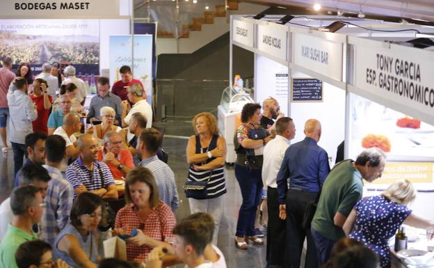 Gran ambiente de sábado en Almería Gourmet