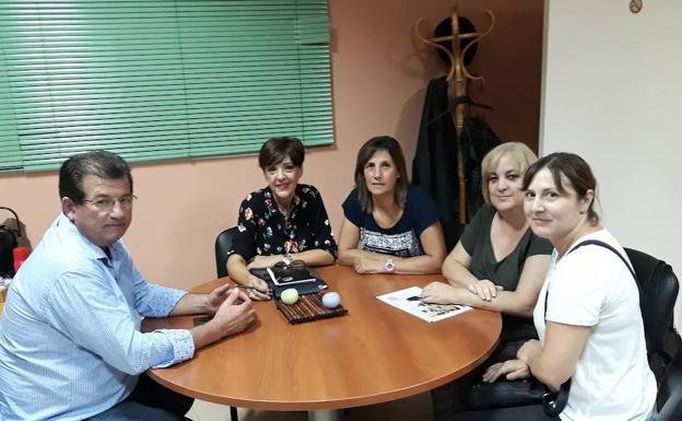 El PSOE se reúne con la nueva asociación ejidense Sentido Animal