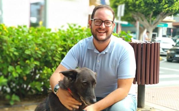 IU acusa al Ayuntamiento de hostigar a los propietarios de mascotas
