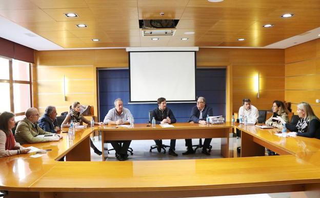 El gobierno local aprueba el proyecto de mejora de accesibilidad del pabellón de deportes de El Ejido