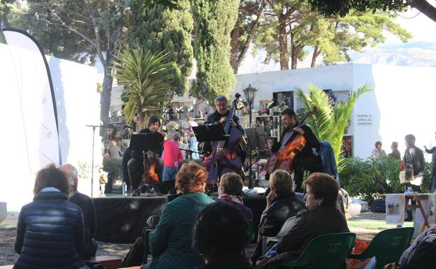 El cementerio de El Ejido, escenario de un concierto de clásico